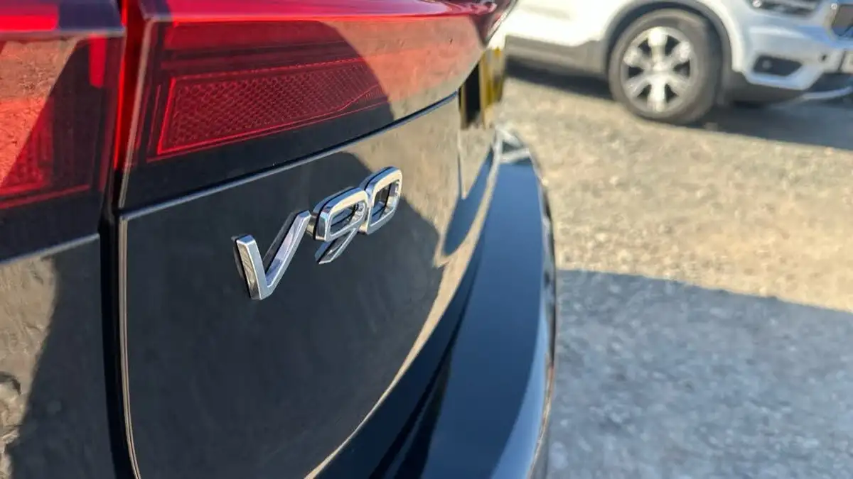 2025-volvo-v90-20-t6-plus-345bhp-dark-big-28