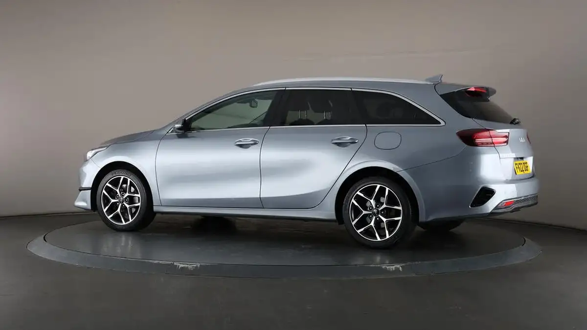 2022-kia-ceed-15-t-gdi-3-sportswagon-big-75