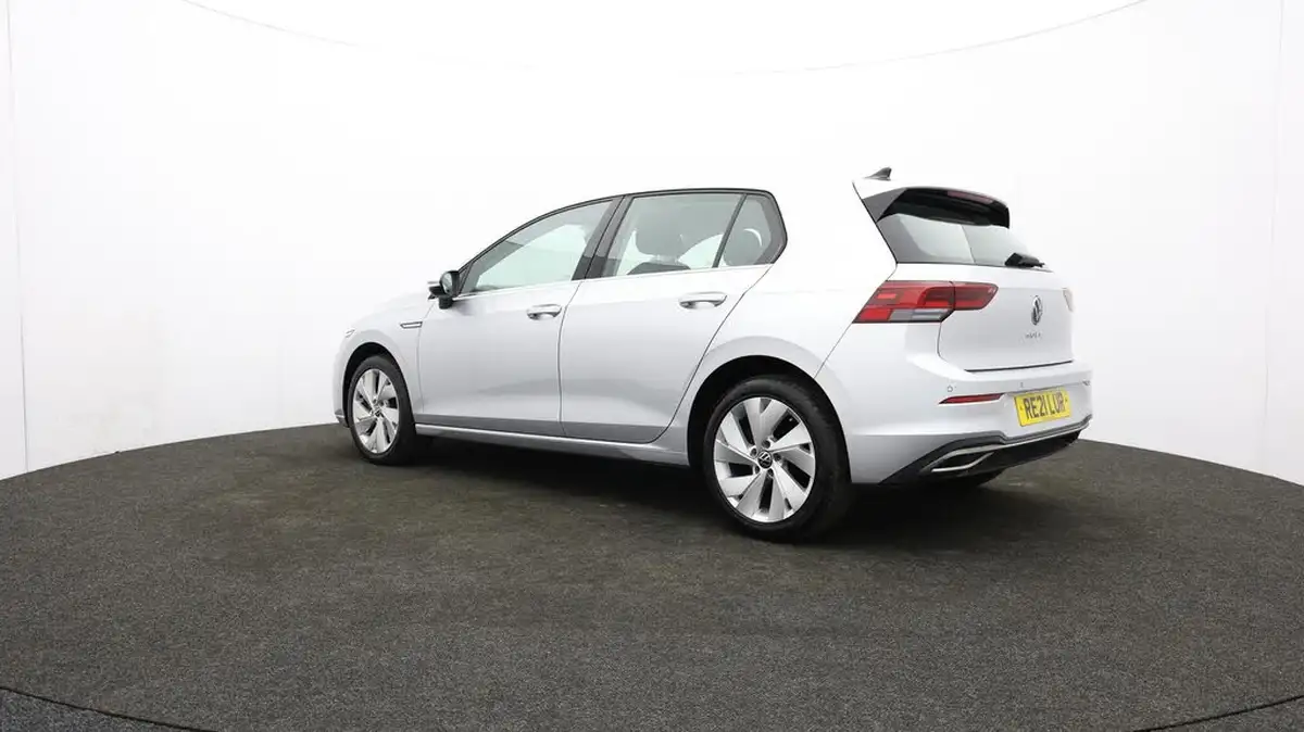 2021-volkswagen-golf-15-tsi-style-130ps-hatchback-big-76