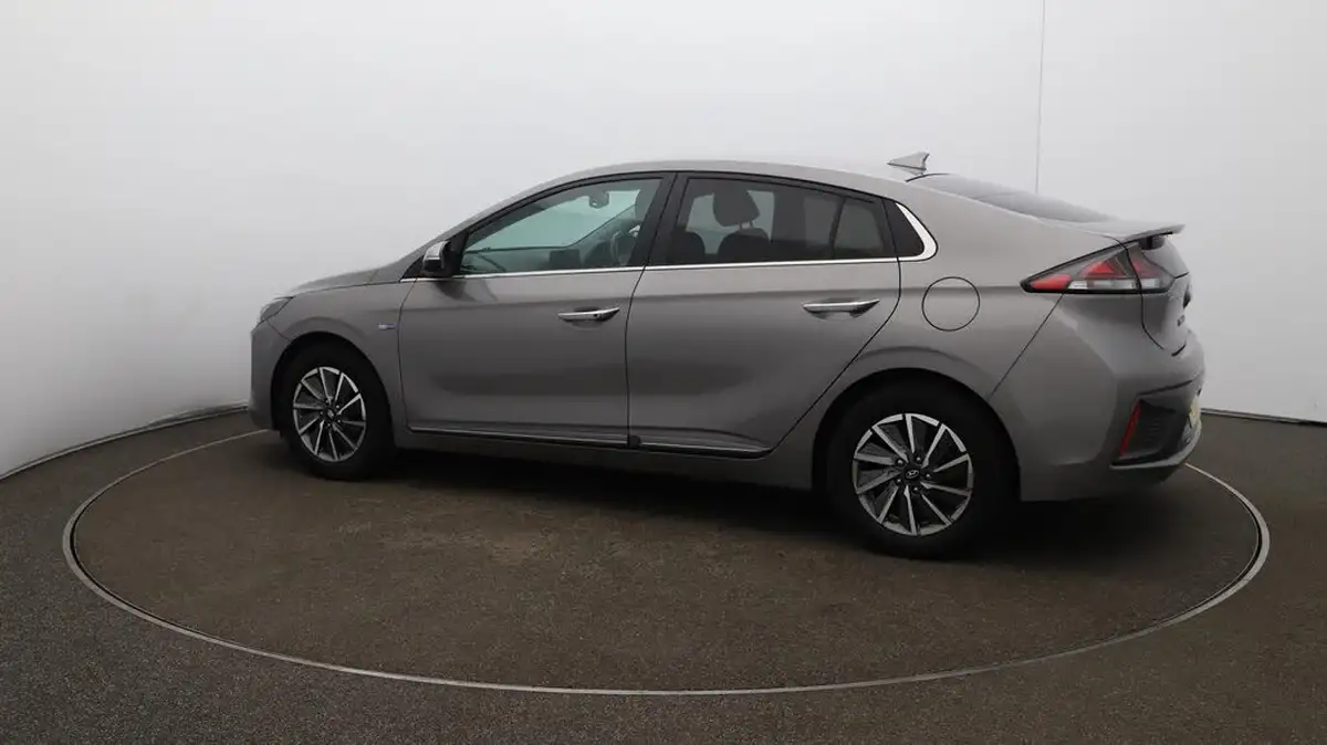 2021-hyundai-ioniq-e-premium-se-electric-100kw-big-47