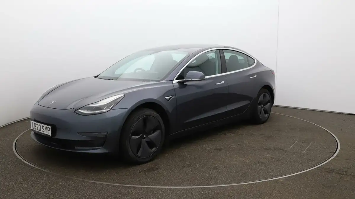 2020-tesla-model-3-e-long-range-big-61