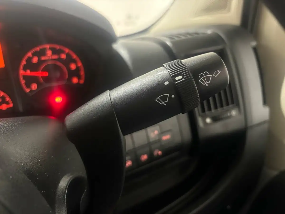 2022-peugeot-boxer-22-bluehdi-professional-335-l3-h2-panel-big-17