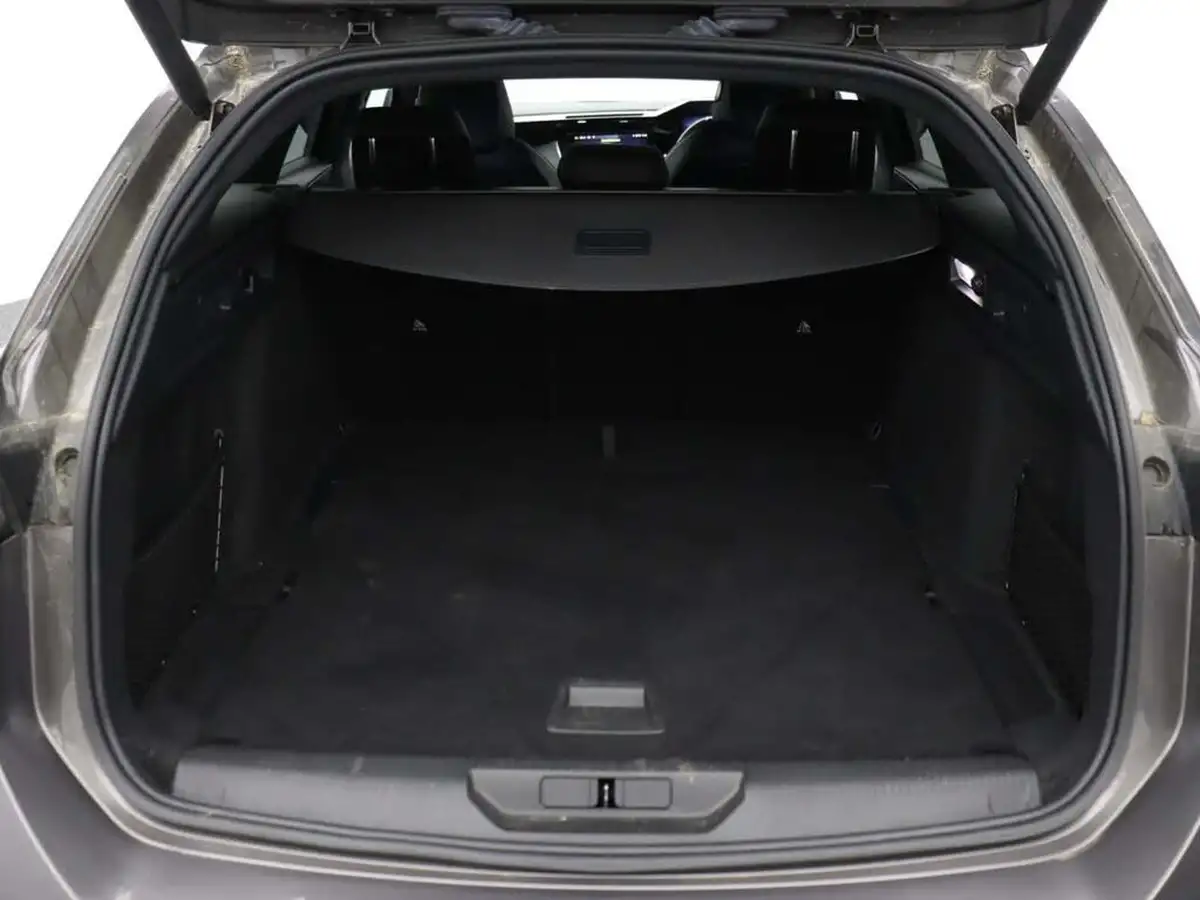 2022-peugeot-308-sw-12-puretech-gt-premium-station-wagon-big-16