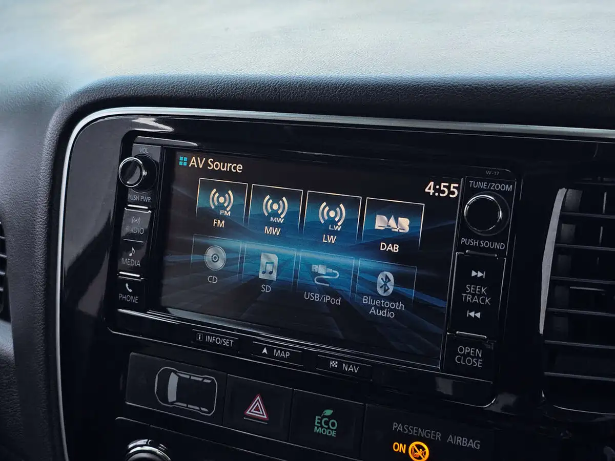 2017-mitsubishi-outlander-20-4hs-phev-5st-big-34