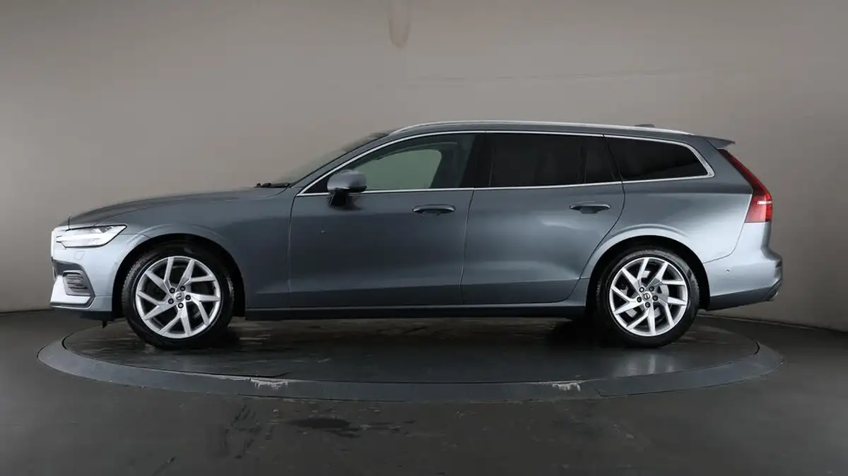 2019-volvo-v60-20-t5-momentum-plus-big-38
