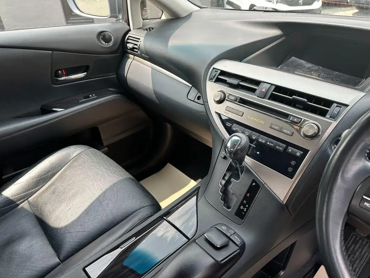 2013-lexus-rx-450h-35-luxury-big-12
