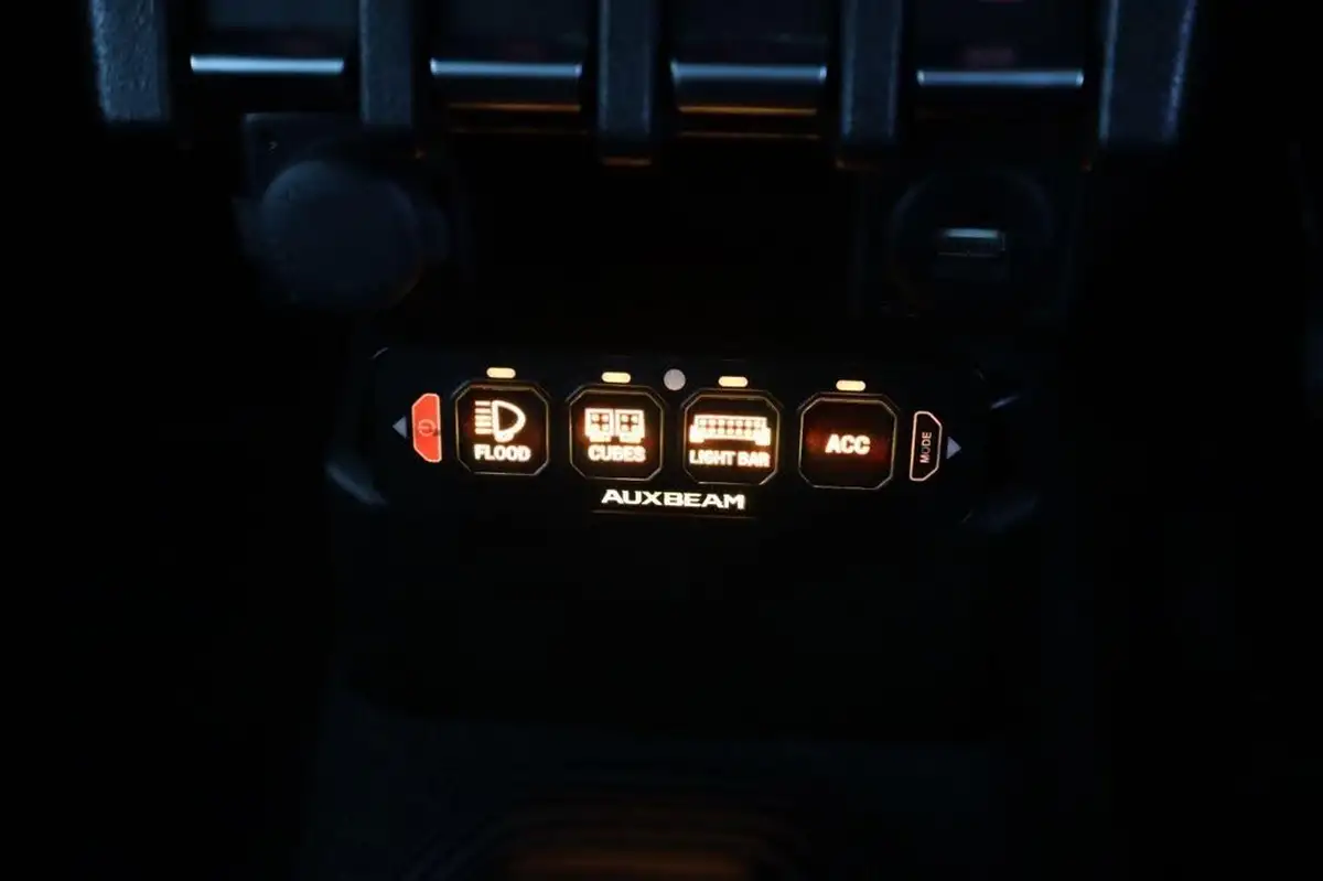 2024-suzuki-jimny-15-light-commercial-allgrip-big-41
