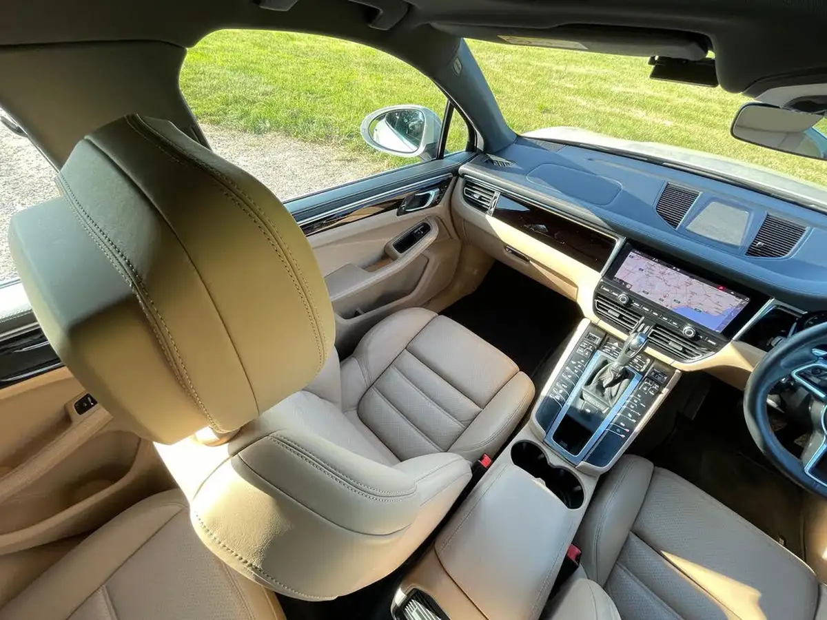 2021-porsche-macan-30-s-big-35