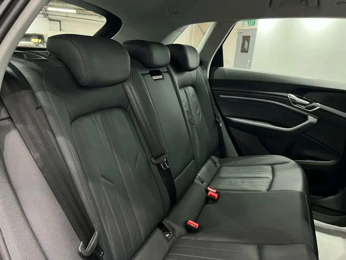 2021-audi-e-tron-50e-technik-station-wagon-big-77
