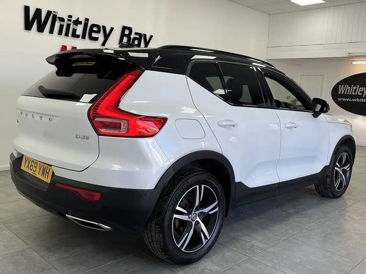 2019-volvo-xc40-20td-d3-r-design-big-2