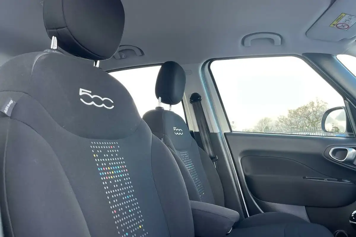 2021-fiat-500l-14-hey-google-big-23