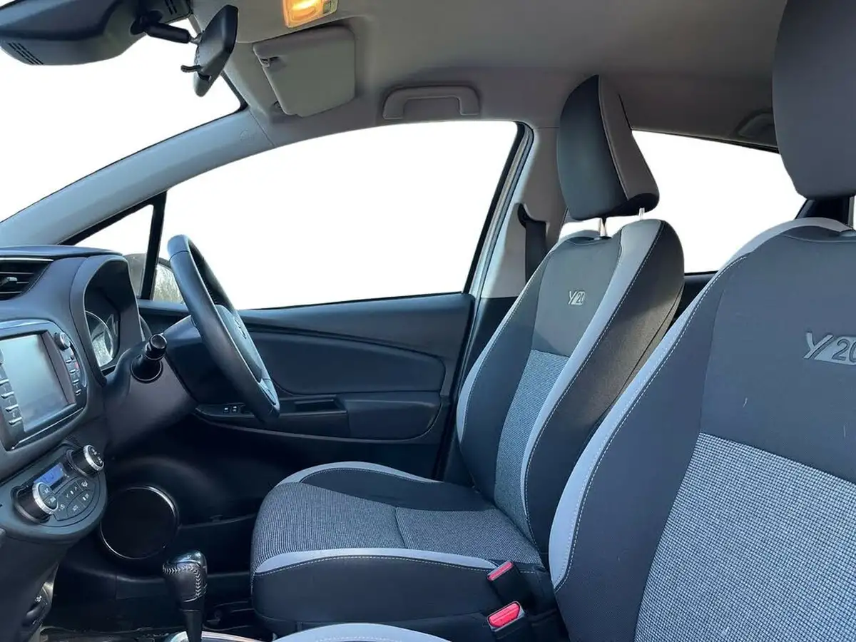 2019-toyota-yaris-15-vvt-i-y20-98bhp-hybrid-1497cc-e-cvt-big-7