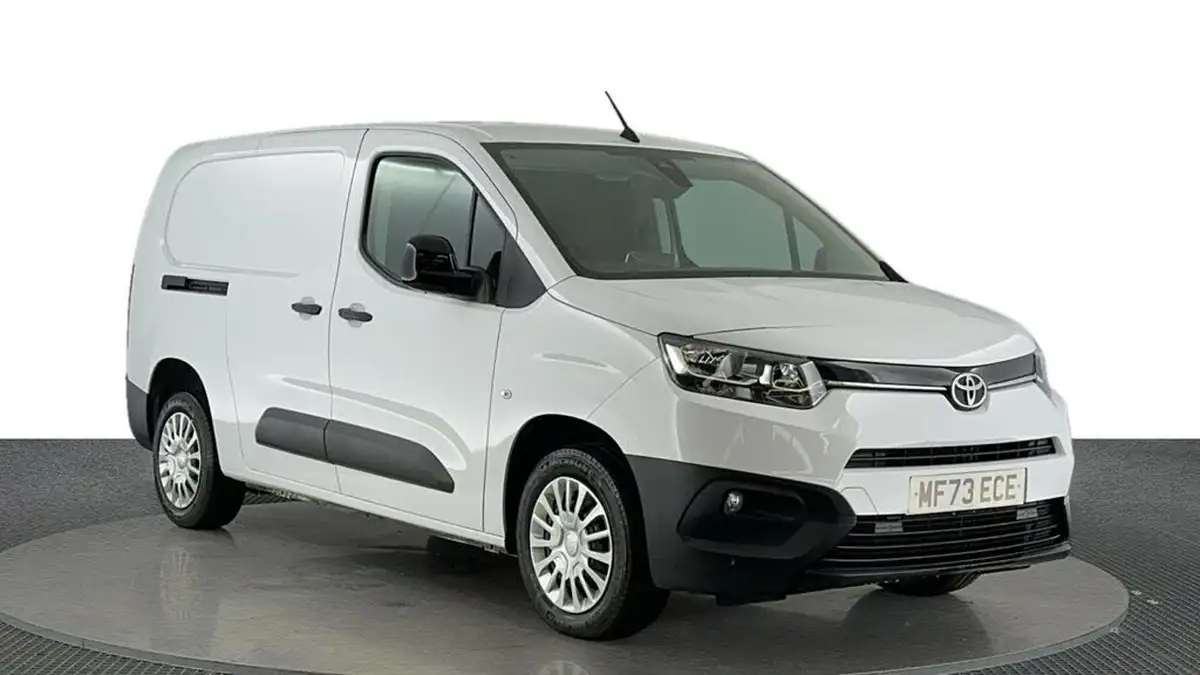 2023-toyota-proace-city-15d-icon-l2-big-6