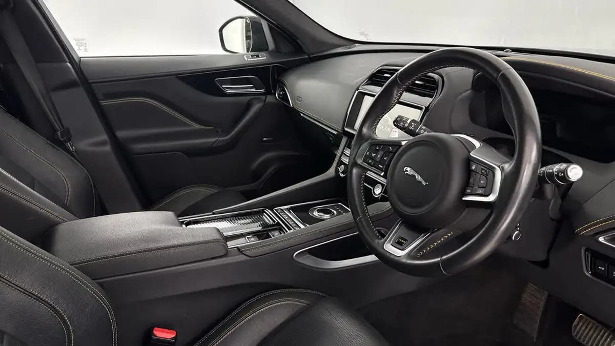 2019-jaguar-f-pace-30td-300-sport-big-9