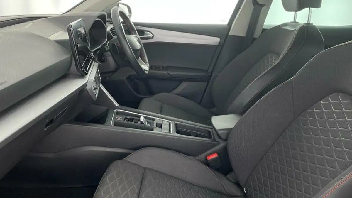 2022-seat-leon-14-e-hybrid-fr-hatchback-big-36