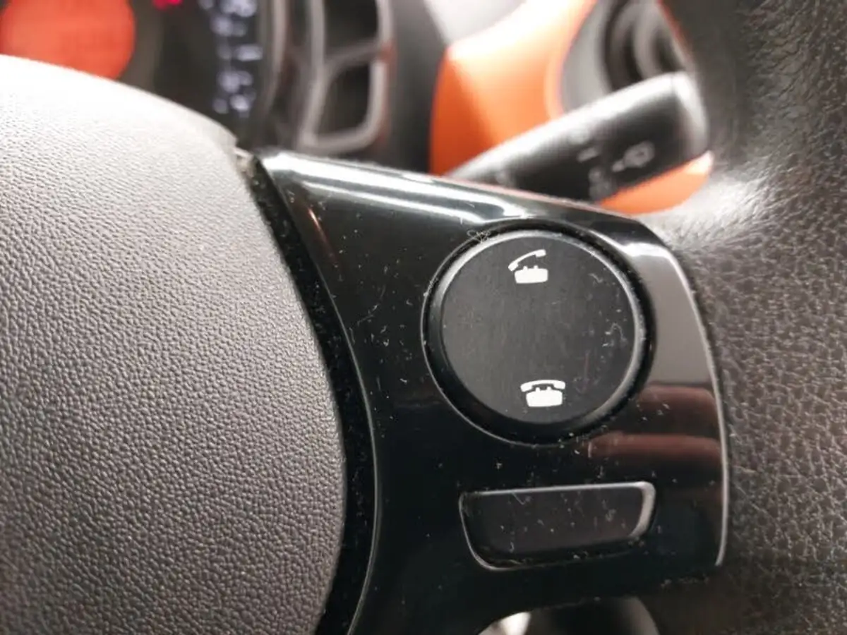 2018-citroen-c1-10-vti-urban-ride-big-12