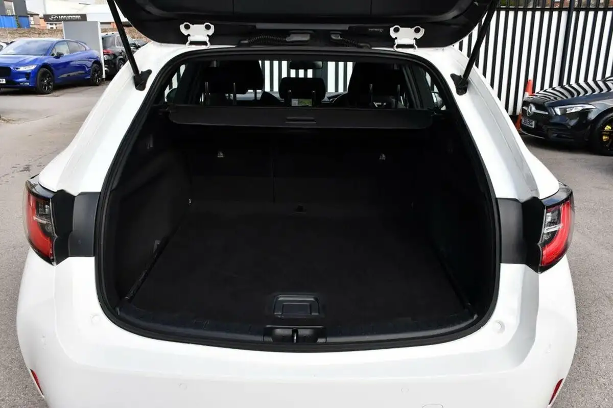 2022-toyota-corolla-18-vvt-i-icon-tech-spare-wheel-touring-sports-5d-big-18