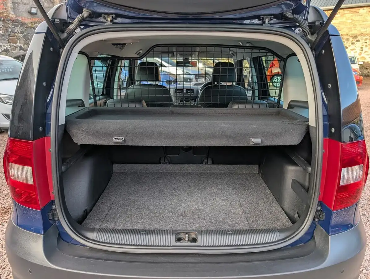 2013-skoda-yeti-20td-elegance-142ps-4x4-big-12