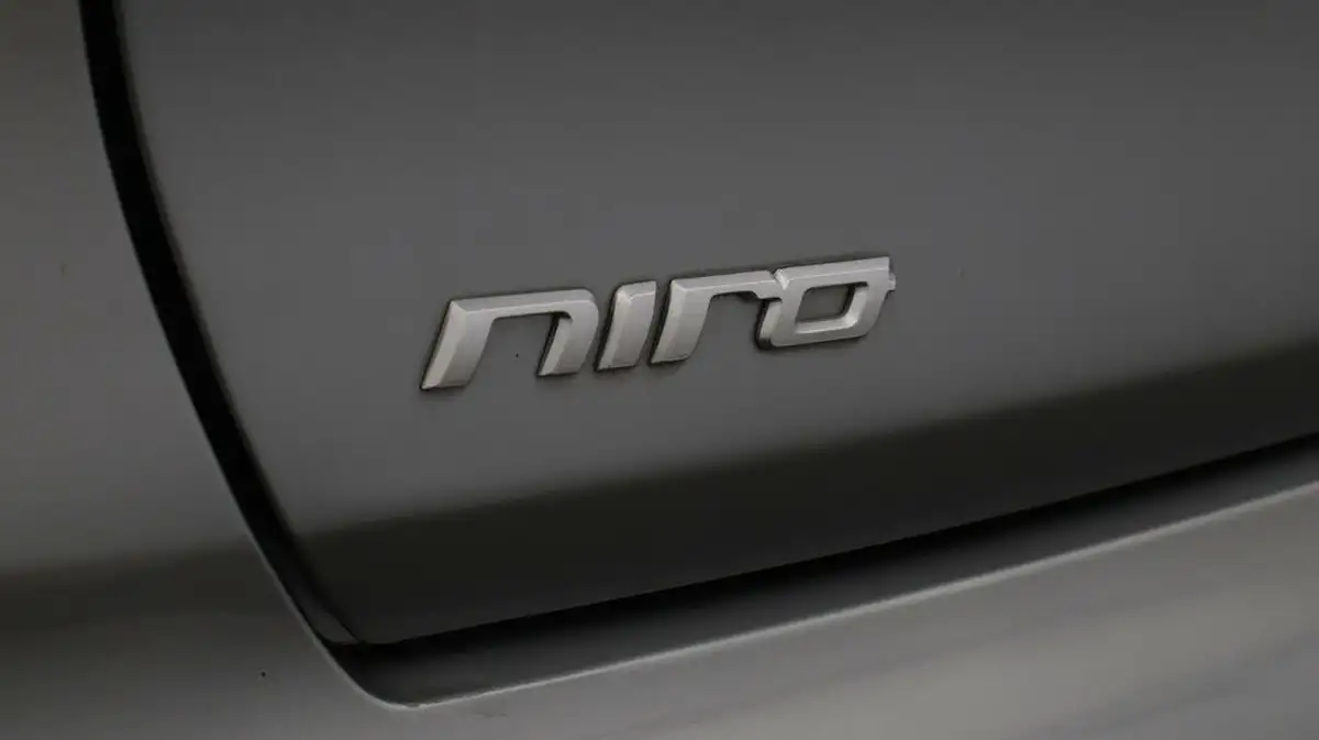 2022-kia-niro-16-gdi-3-156kwh-big-20