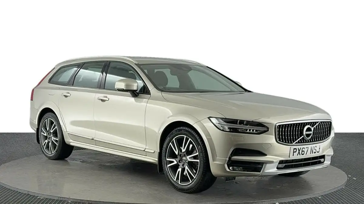 2017-volvo-v90-20td-d5-cross-country-pro-big-1