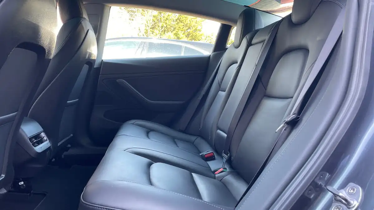 2020-tesla-model-3-e-long-range-big-13