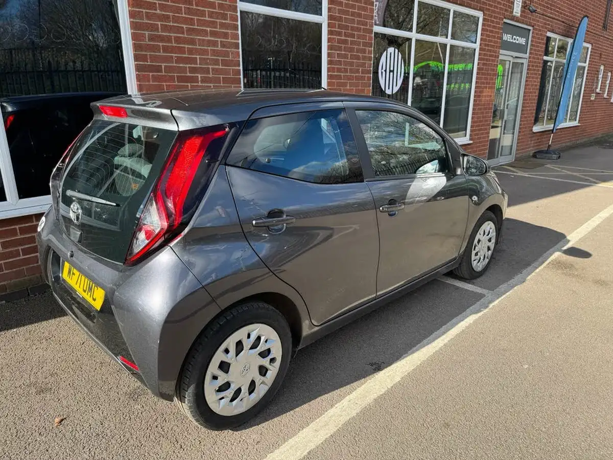 2021-toyota-aygo-10-vvt-i-x-play-tss-big-6