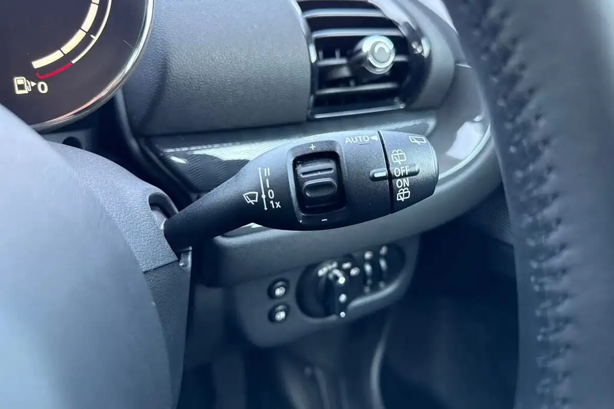 2021-mini-clubman-15-cooper-classic-auto-big-40