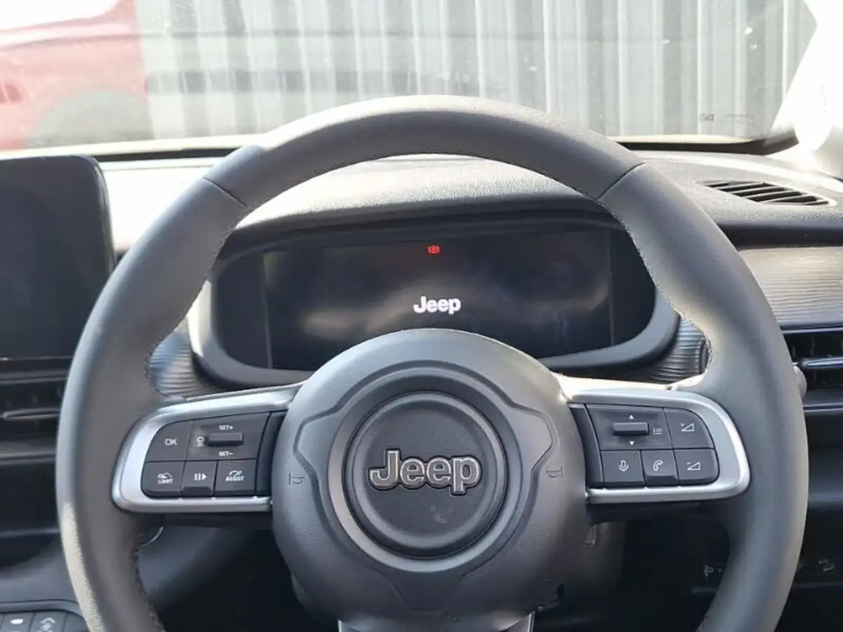 2025-jeep-avenger-12-gse-altitude-big-9