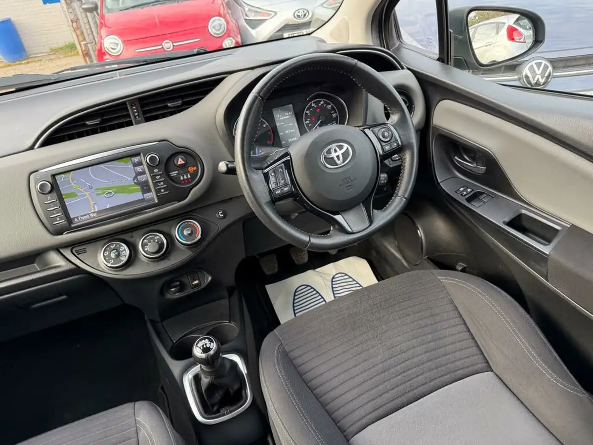 2018-toyota-yaris-10-vvt-i-icon-71bhp-big-33