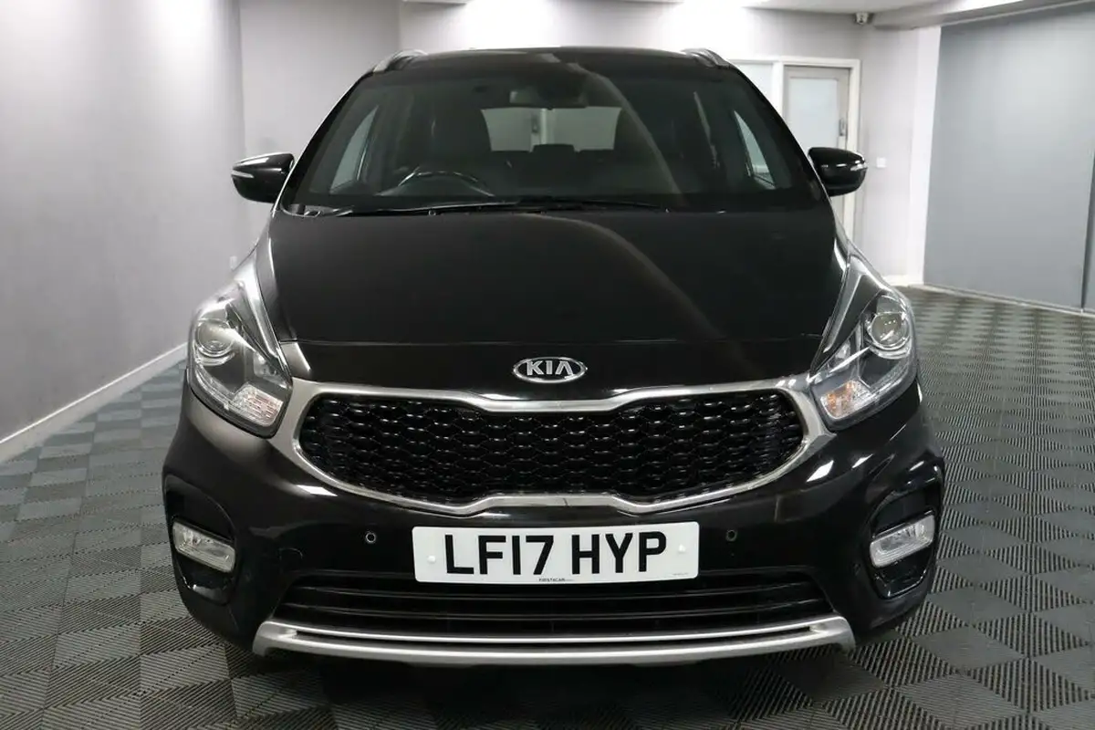 2017-kia-carens-17crdi-4-big-2