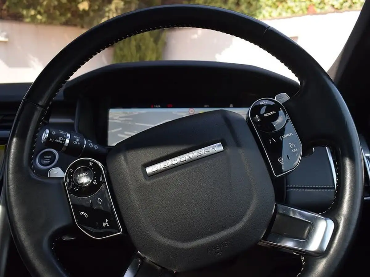 2020-land-rover-discovery-30-sd6-hse-big-21