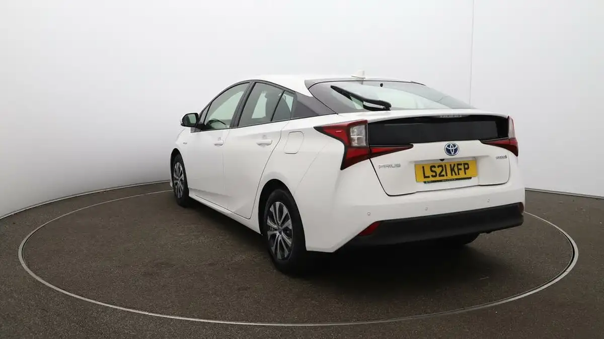 2021-toyota-prius-18-vvt-i-active-big-53