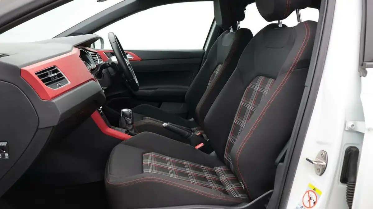 2021-volkswagen-polo-20-tsi-gti-big-14