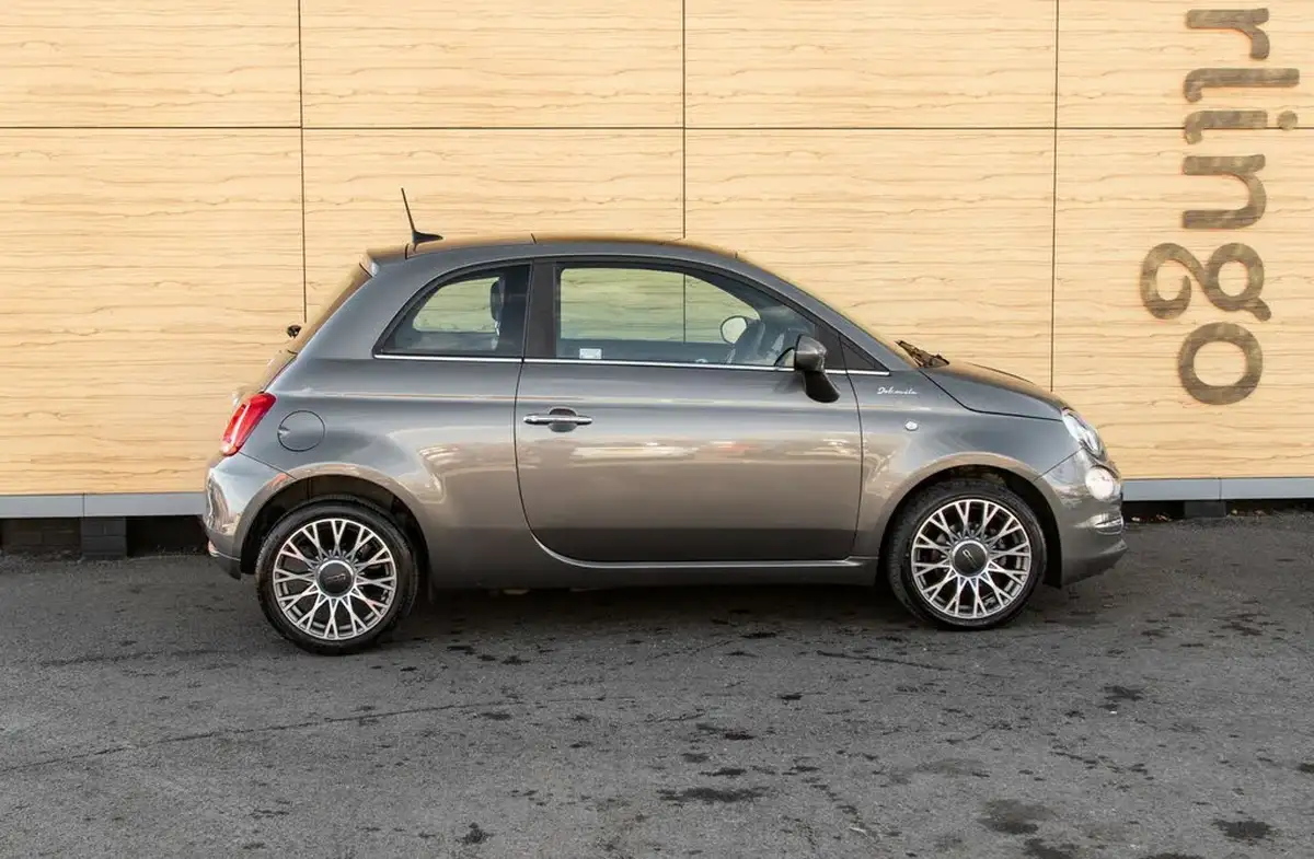 2022-fiat-500-10-dolcevita-big-11