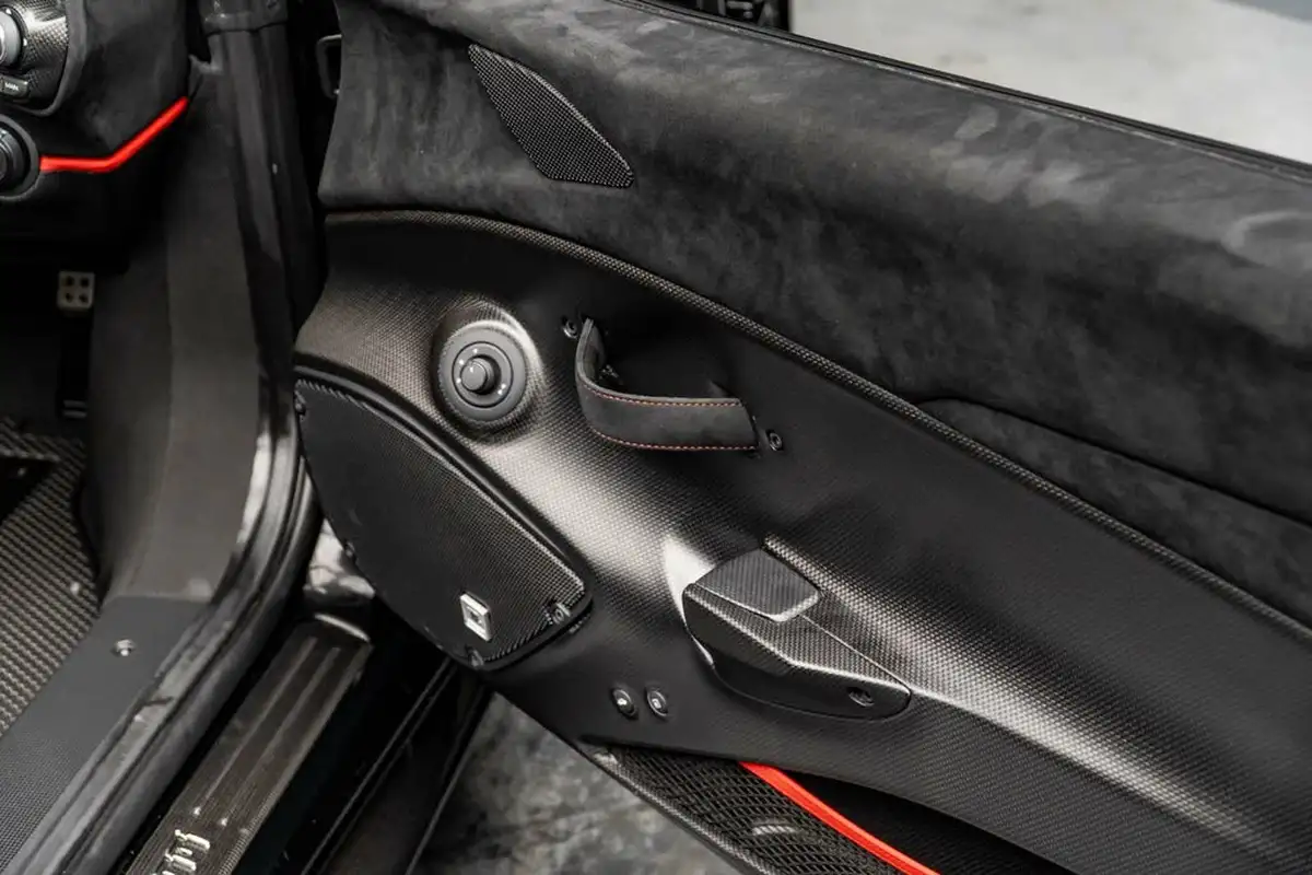 2020-ferrari-488-39-488-spider-big-38