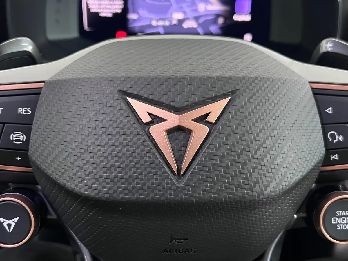 2024-cupra-formentor-15-e-hybrid-vz1-big-25