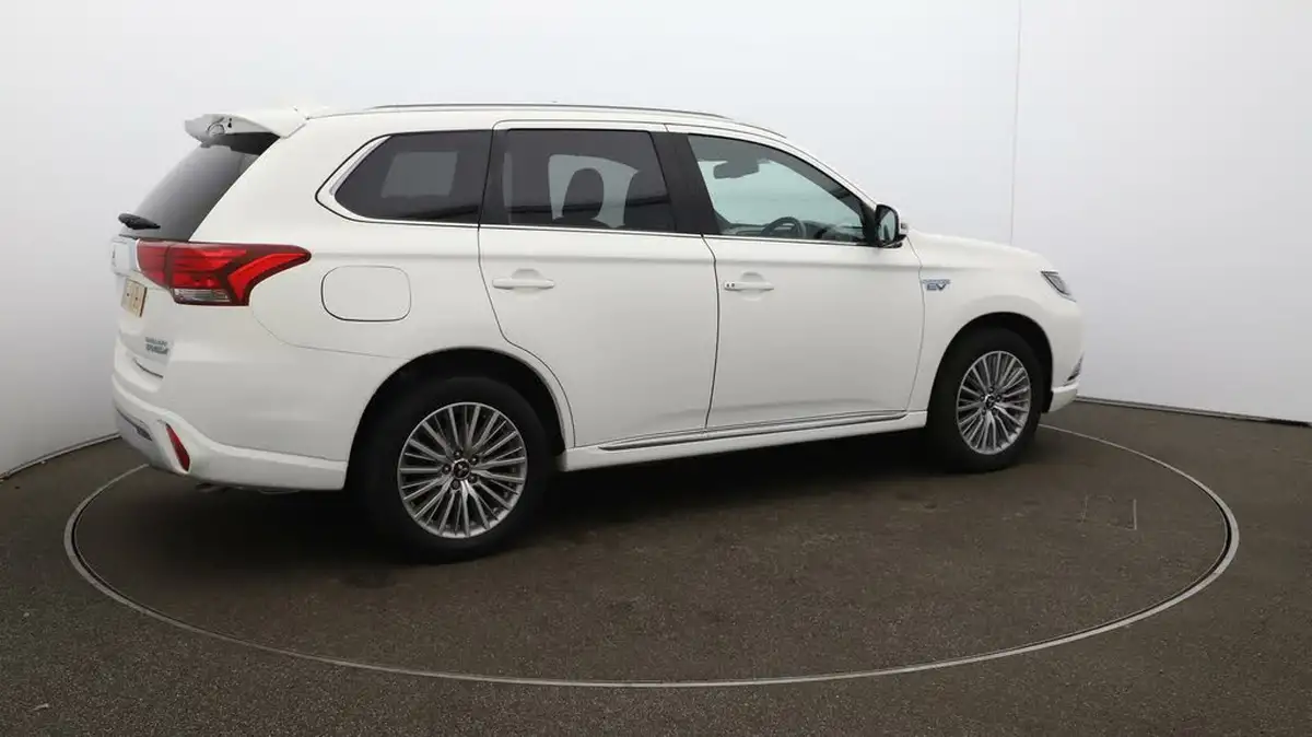 2018-mitsubishi-outlander-24-4h-phev-big-45
