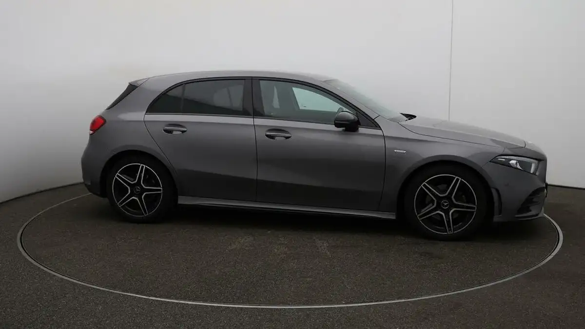 2022-mercedes-benz-a-class-13-a200-amg-line-executive-edition-hatchback-5d-7g-dct-big-40