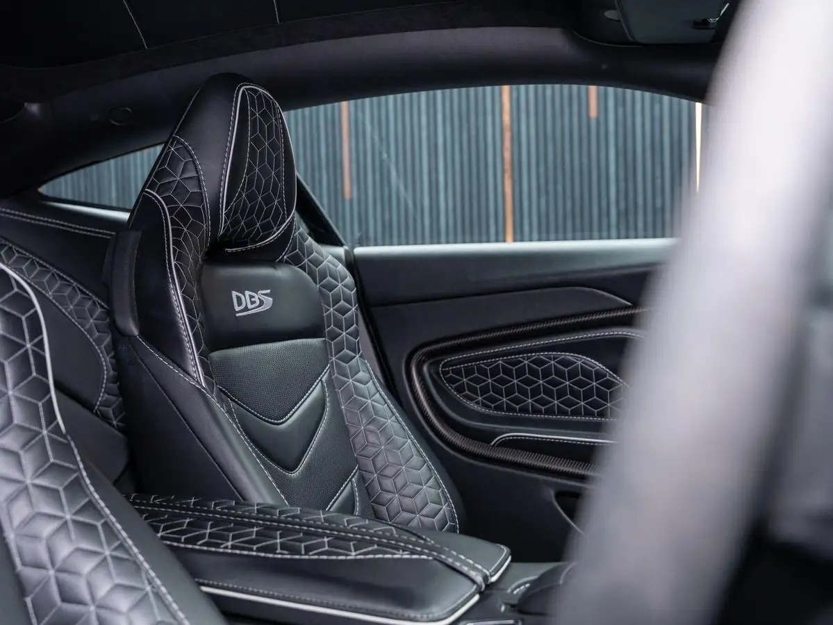 2019-aston-martin-dbs-52-v12-superleggera-big-41