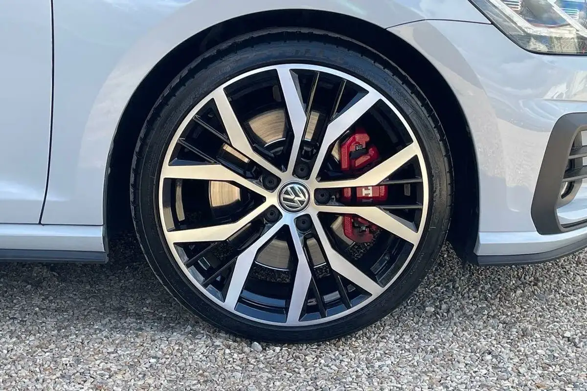 2019-volkswagen-golf-20-tsi-gti-performance-ss-5d-big-12