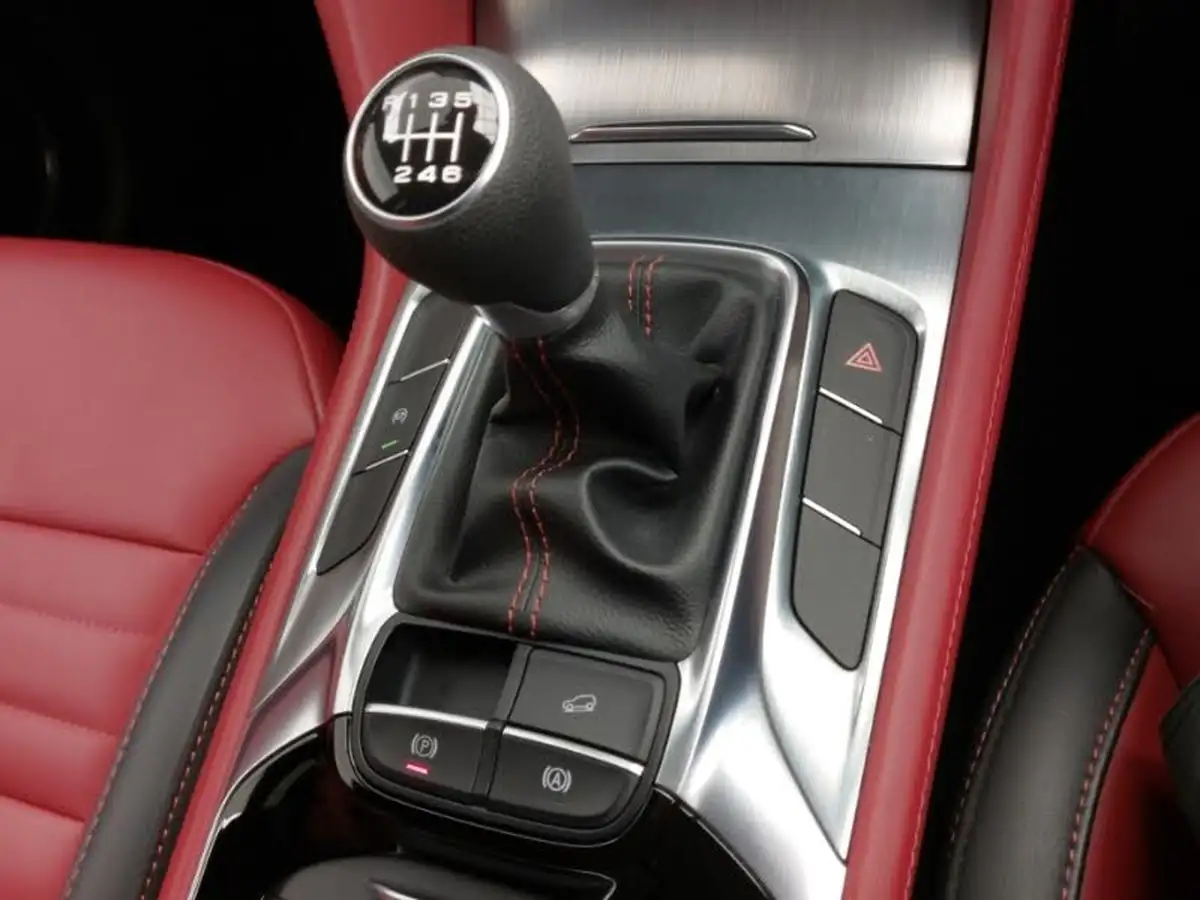2023-mg-hs-15t-gdi-trophy-162ps-big-11