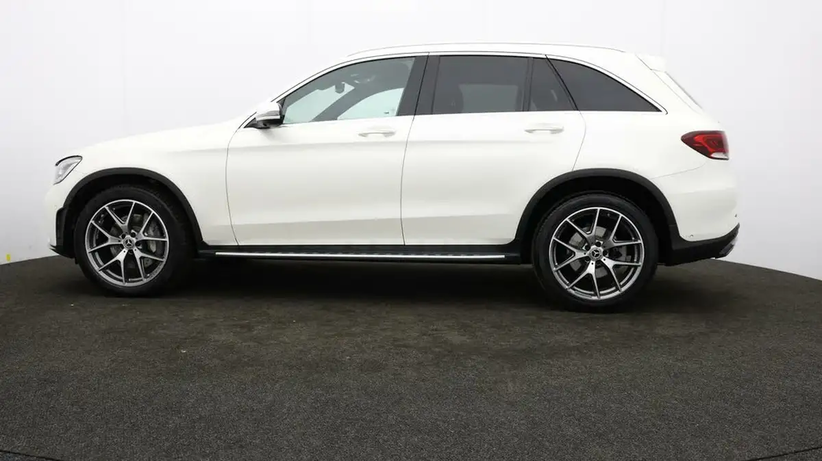 2022-mercedes-benz-glc-class-20d-glc300d-amg-line-premium-plus-245ps-station-wagon-5d-1950cc-big-63
