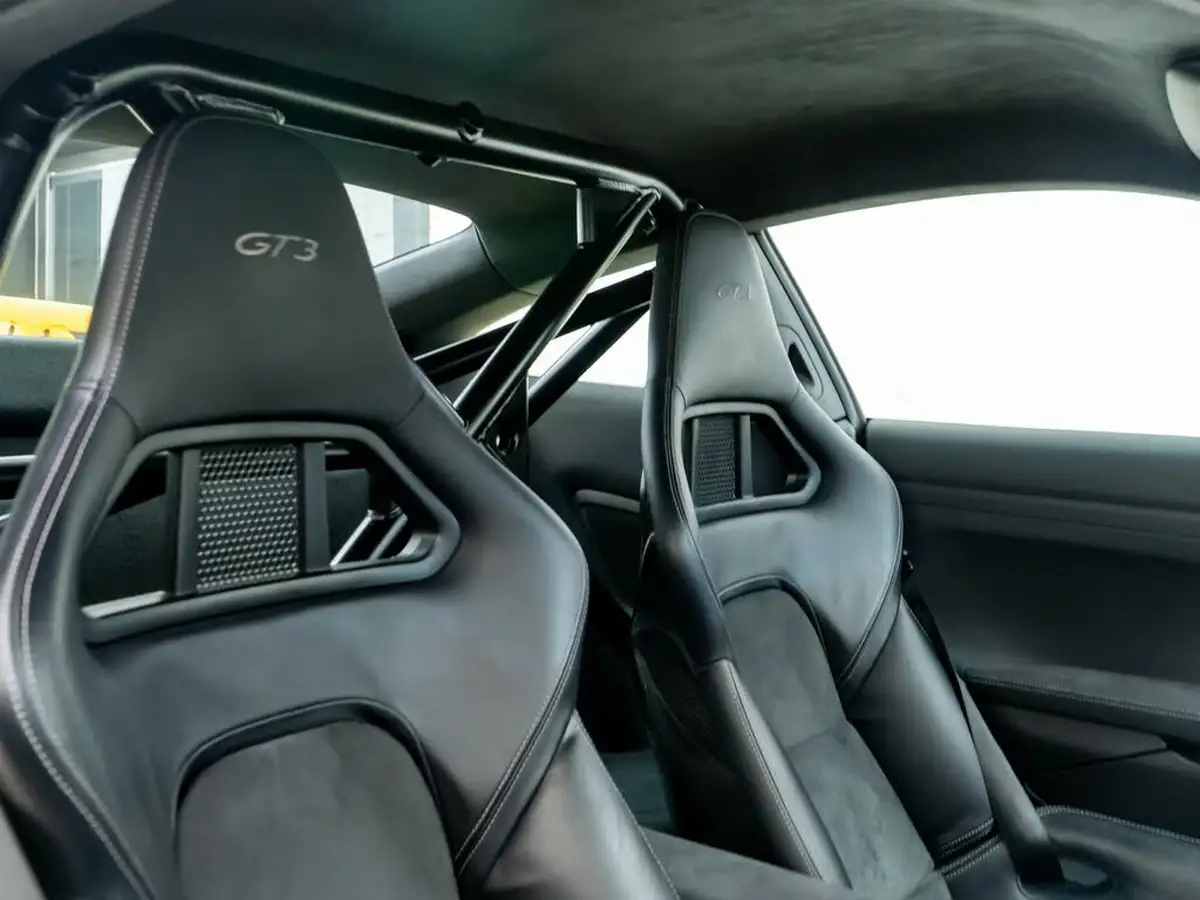2014-porsche-911-38-gt3-big-6