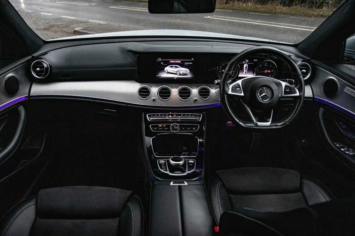 2016-mercedes-benz-e-class-20d-e220d-amg-line-ss-saloon-4d-big-2