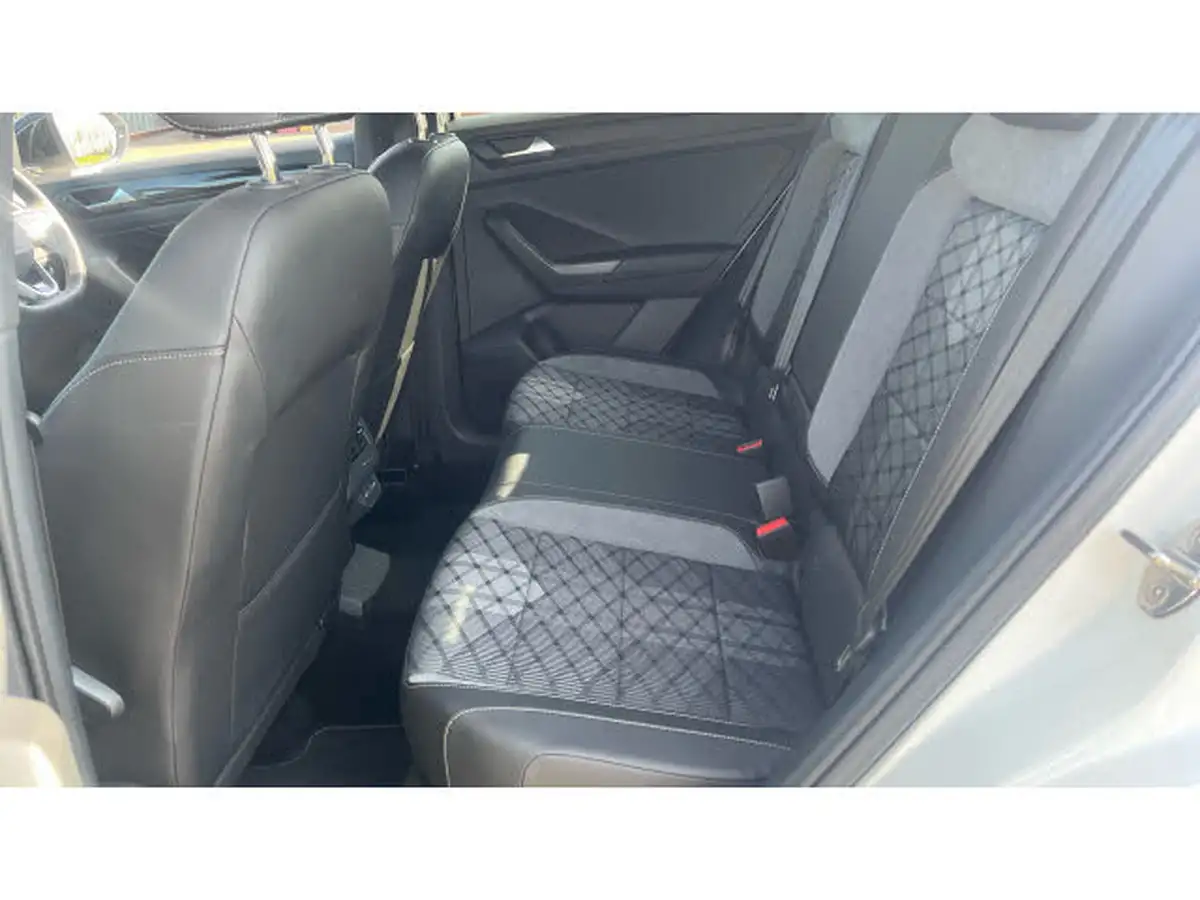 2024-volkswagen-t-roc-15-tsi-r-line-hatchback-5d-dsg-big-15