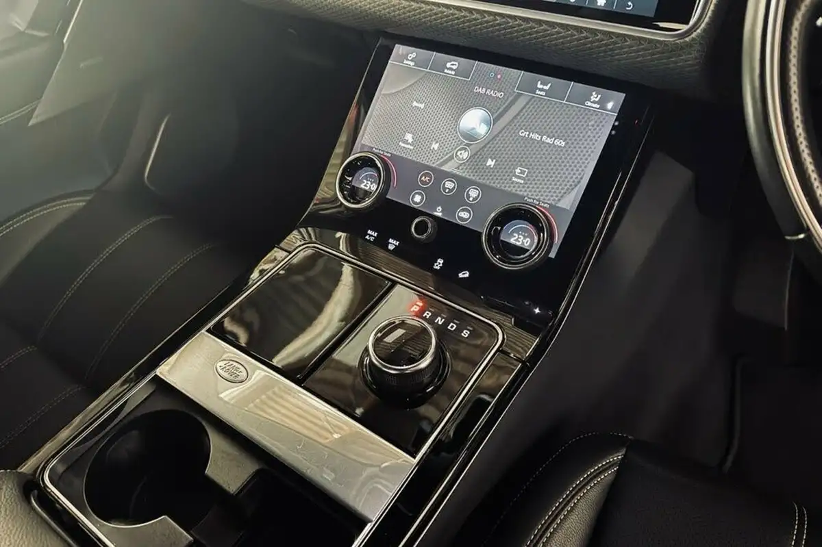 2018-land-rover-range-rover-velar-20-d180-r-dynamic-se-big-25