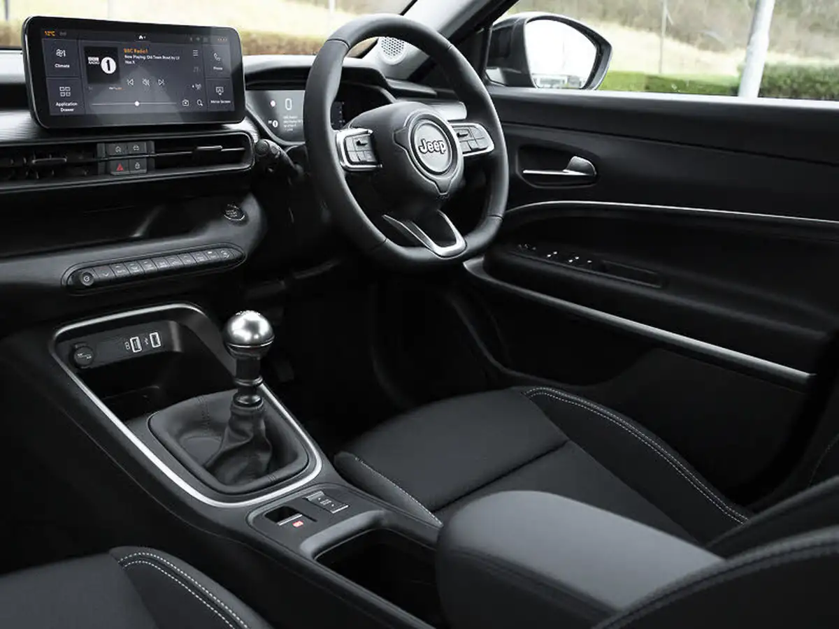 2025-jeep-avenger-12-gse-altitude-big-8
