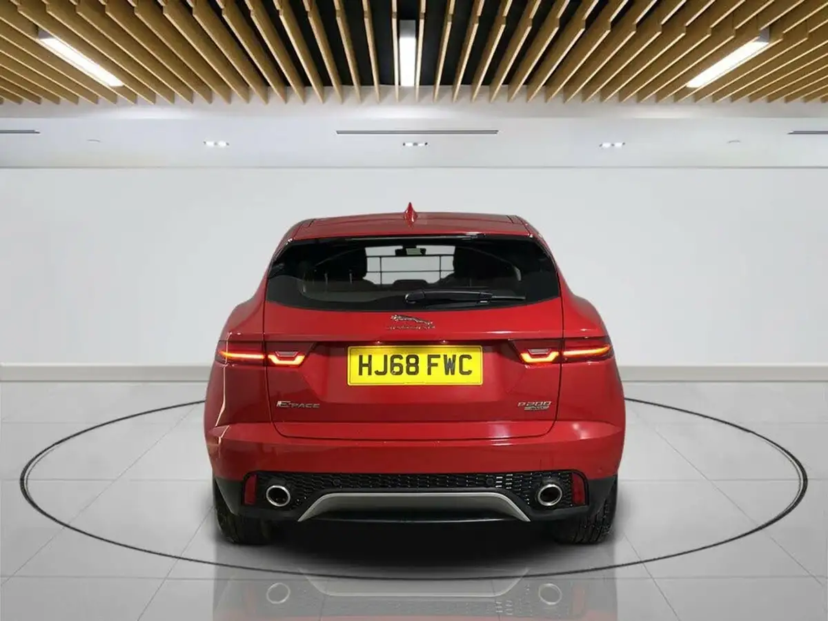 2018-jaguar-e-pace-20-i4-s-big-6