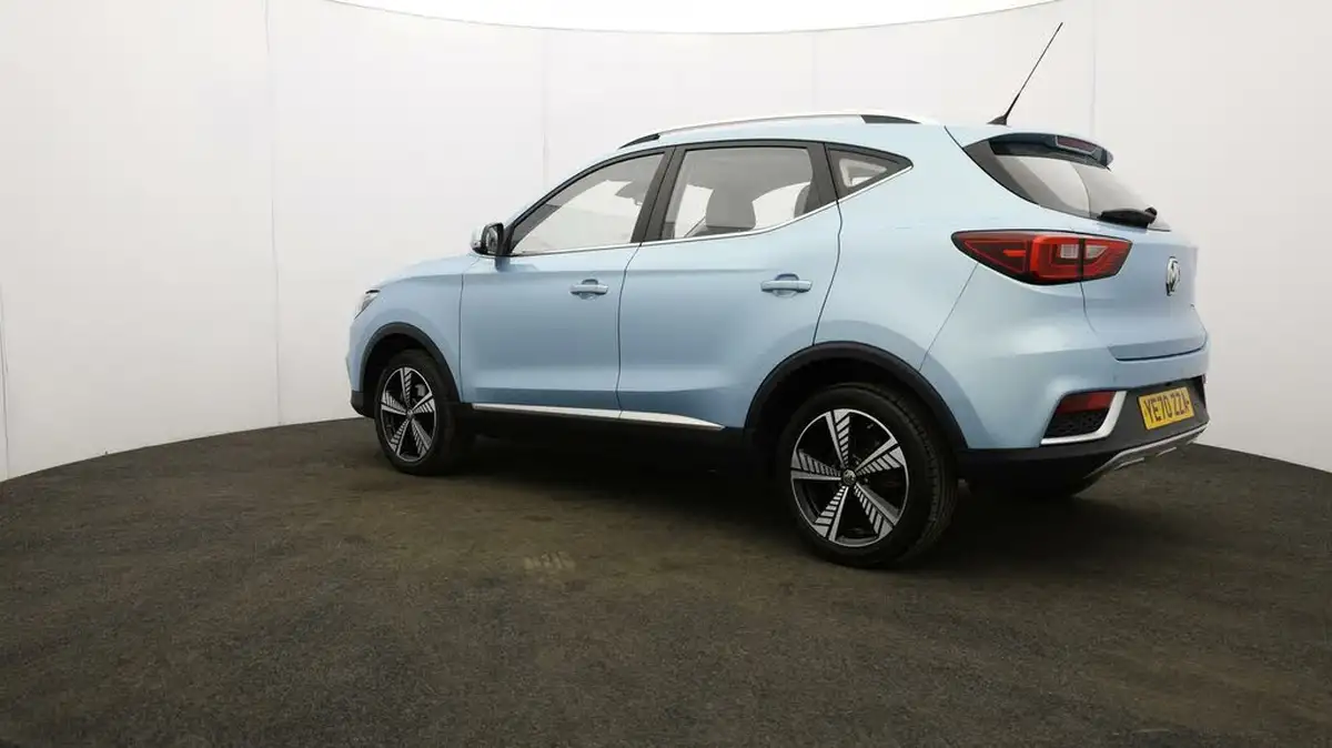 2020-mg-zs-suv-e-exclusive-ev-big-4