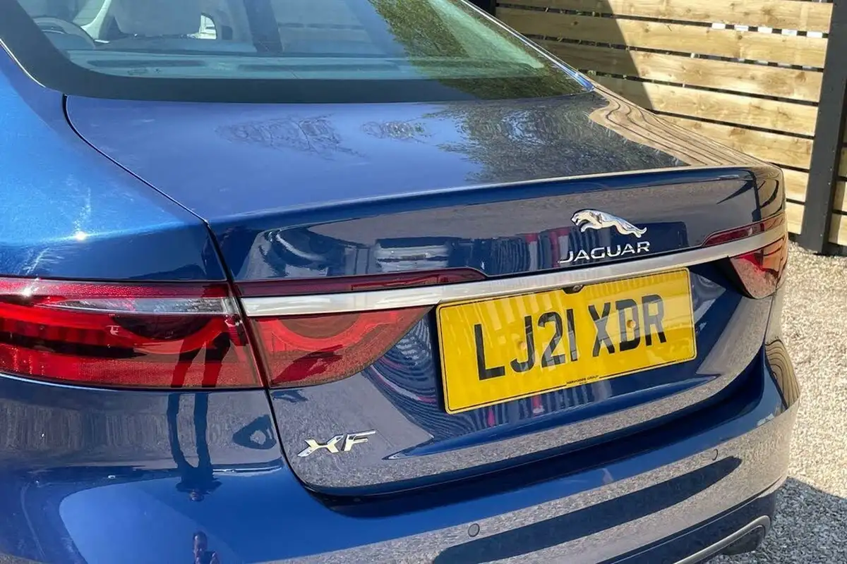 2021-jaguar-xf-20-p250-s-big-14